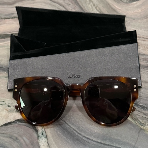 DIOR Tortoiseshell & Gold Sunglasses NIB!! - Picture 4 of 16